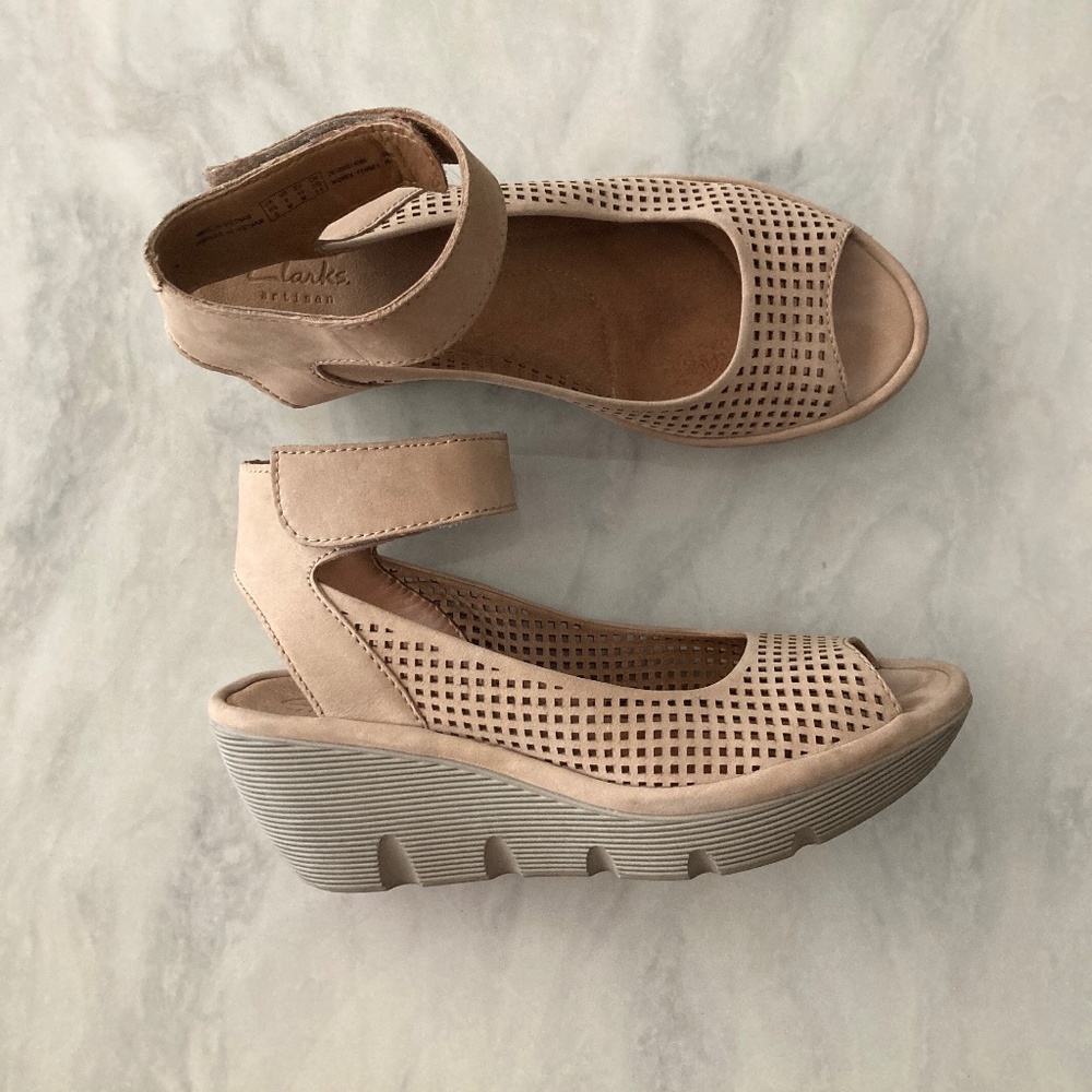 CLARKS Artisan Reedly Salene wedge sandal - size 9